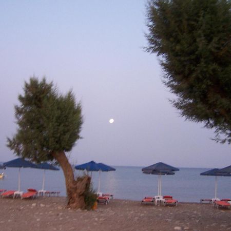 Karin & Nikos Hotel อิไรออน ภายนอก รูปภาพ
