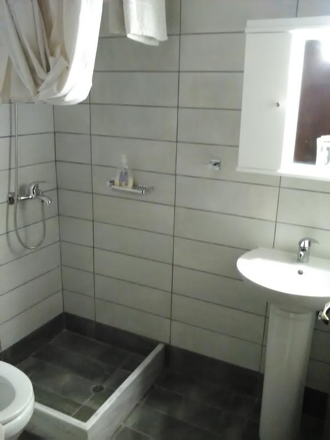 Karin & Nikos Hotel อิไรออน ภายนอก รูปภาพ