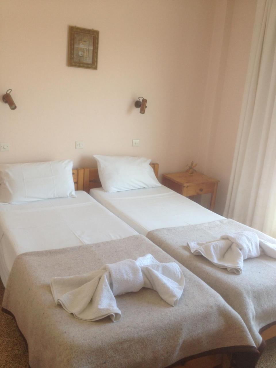 Karin & Nikos Hotel อิไรออน ภายนอก รูปภาพ